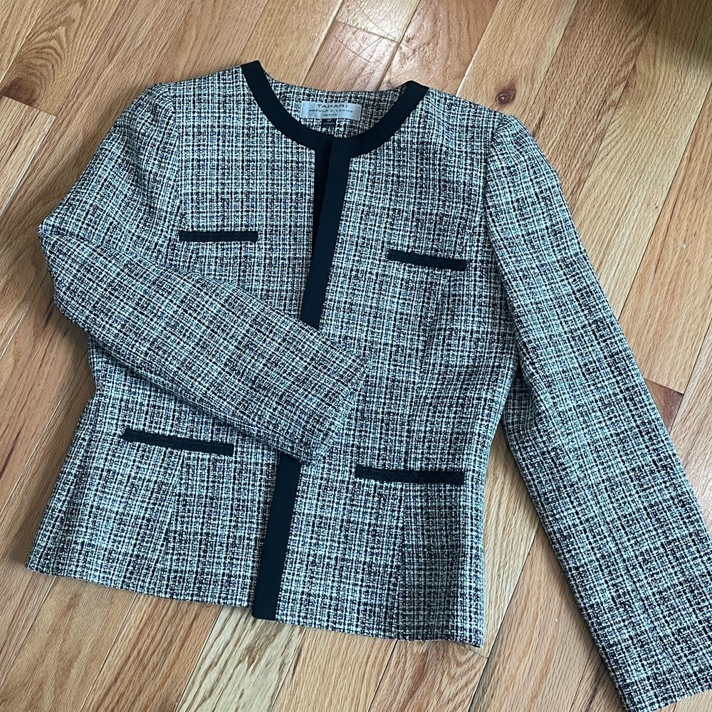 Tahari ASL Black and White Blazer with Tailored Silhouette
